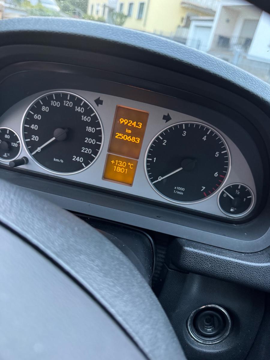 Mercedes-Benz B170 2006 — photo 12