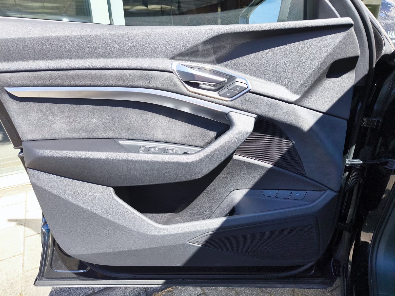 Fahrzeugabbildung Audi e-tron S LINE BLACK EDITION PANO+MEMO+SHZ+360+
