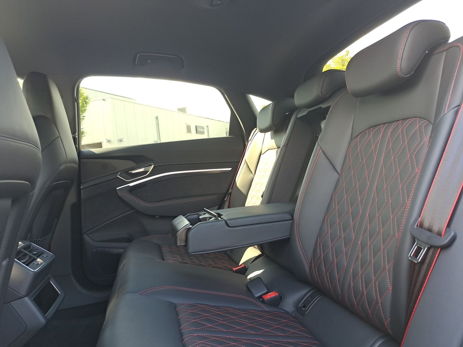 Audi Q8 e-tron - Bild 13