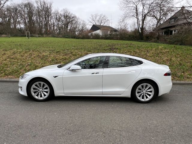 Tesla Model S 75D -