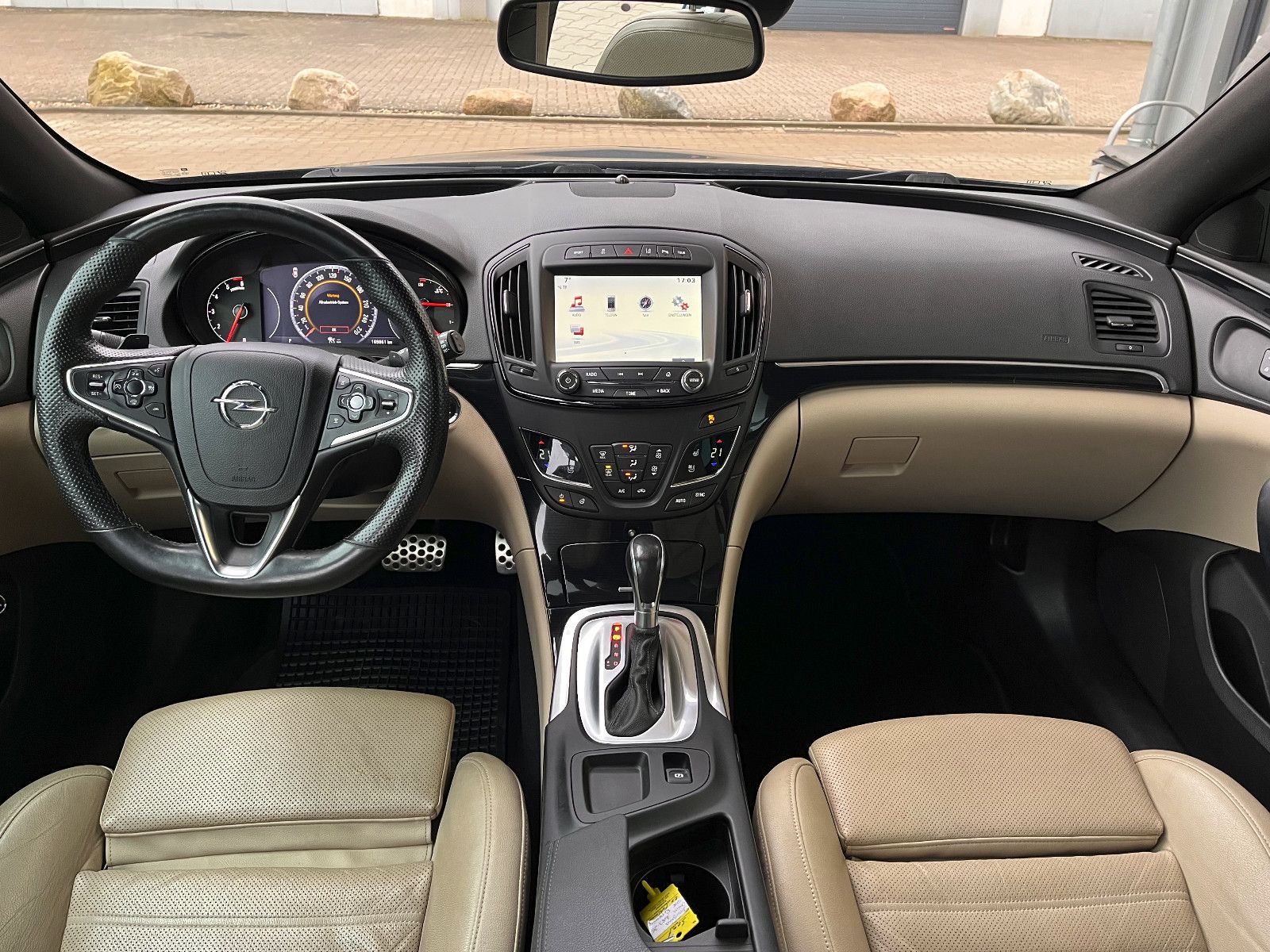 Fahrzeugabbildung Opel Insignia A Sports Tourer Innovation OPC Line 4x4