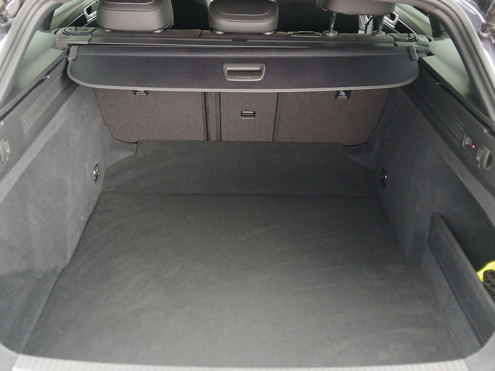 Fahrzeugabbildung Volkswagen Arteon SB TDI R-Line DSG Matrix Navi ACC AHK SHZ