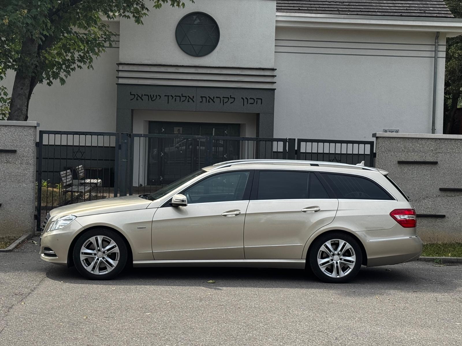 Mercedes-Benz E250 2011 — вигляд ззаду