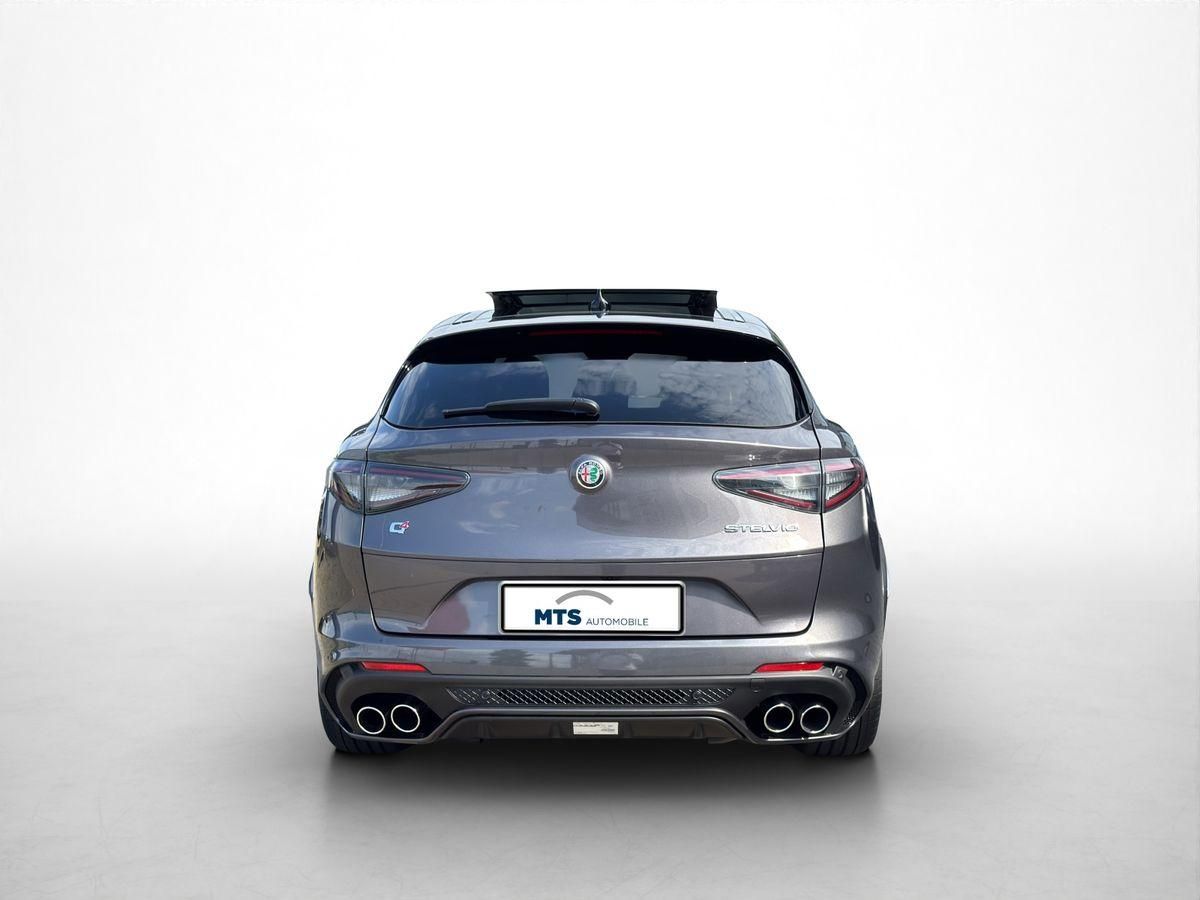 Alfa Romeo Stelvio - Bild 7