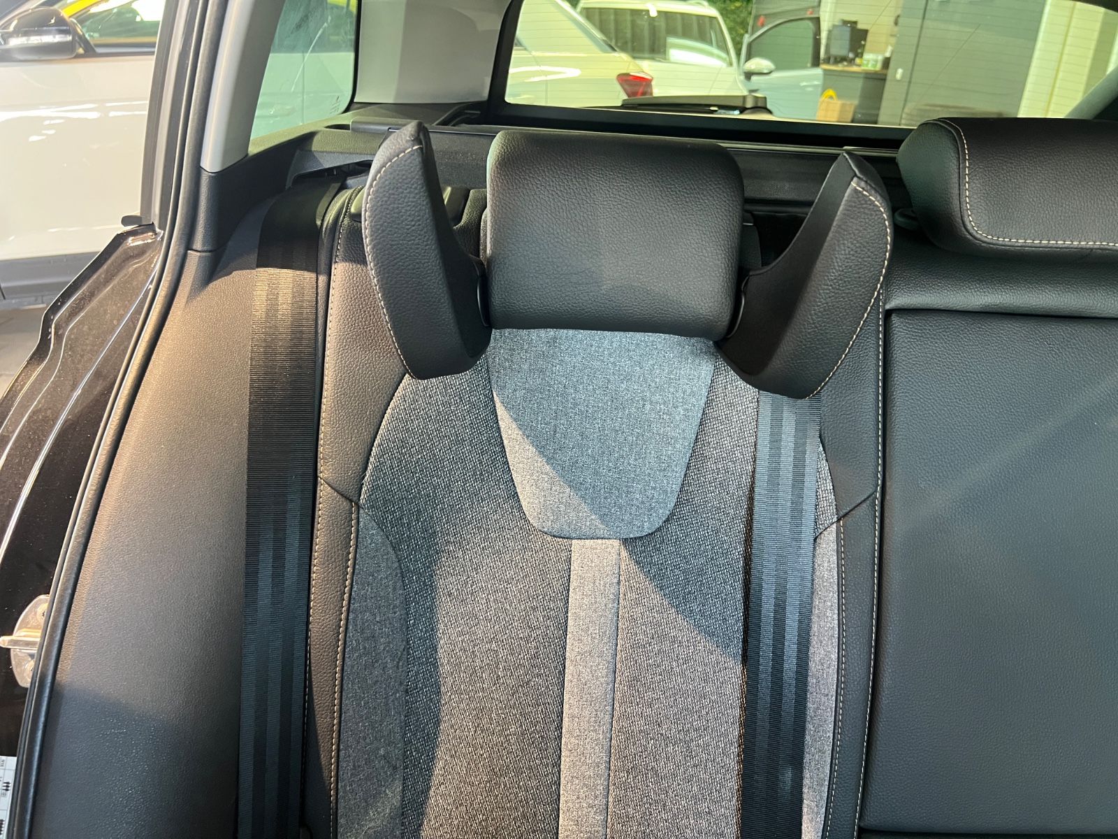 Skoda Octavia Combi 2.0TDI*AHK*LED*NAVI*LANEASSIST foto 22