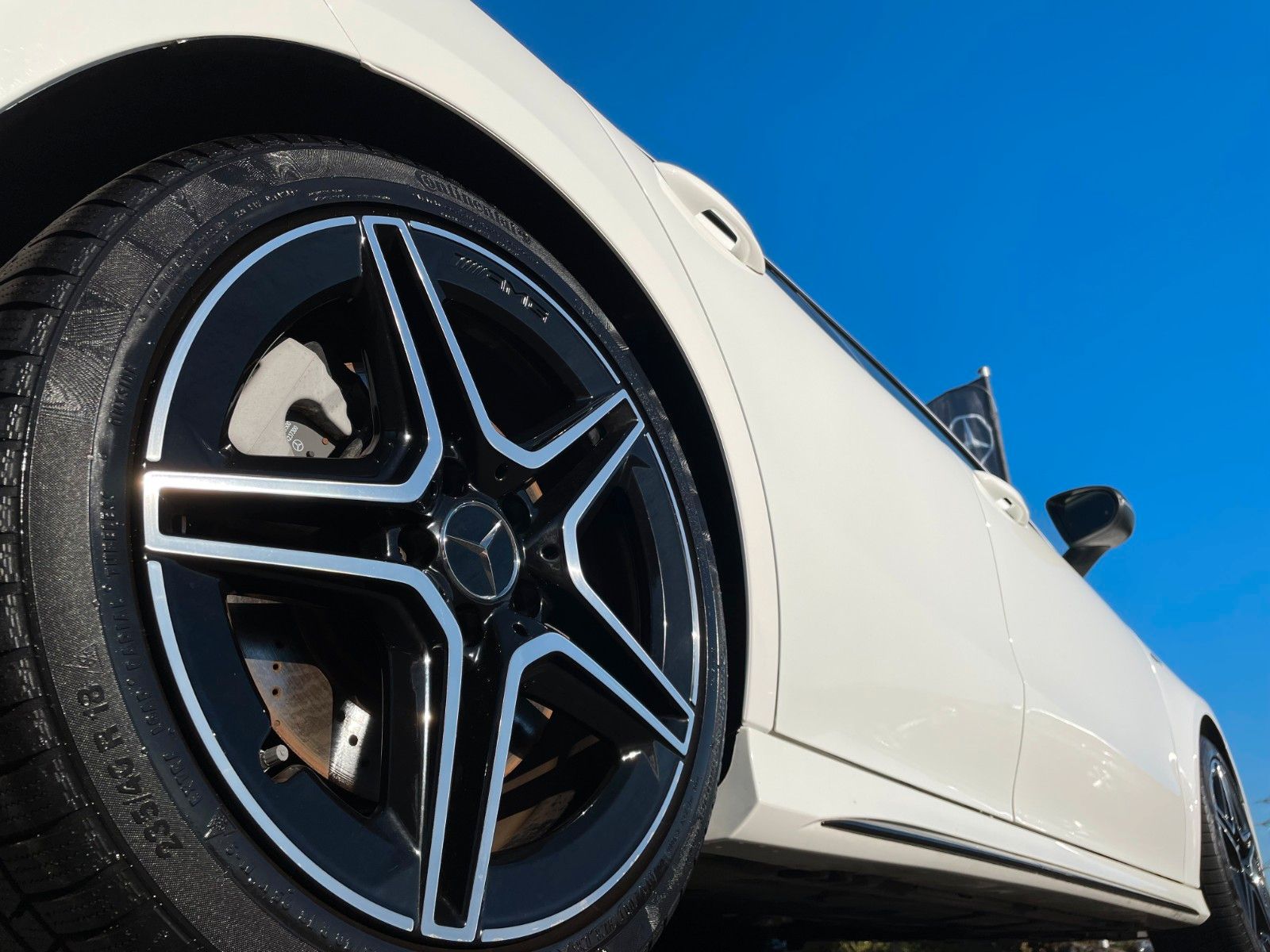 Fahrzeugabbildung Mercedes-Benz CLA 35 AMG Aero+TotW+R-Kamera+Ambiente