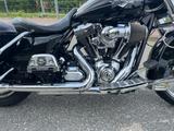 Harley-Davidson Road King FLHRC - HARLEY-DAVIDSON FLHR ROAD KING