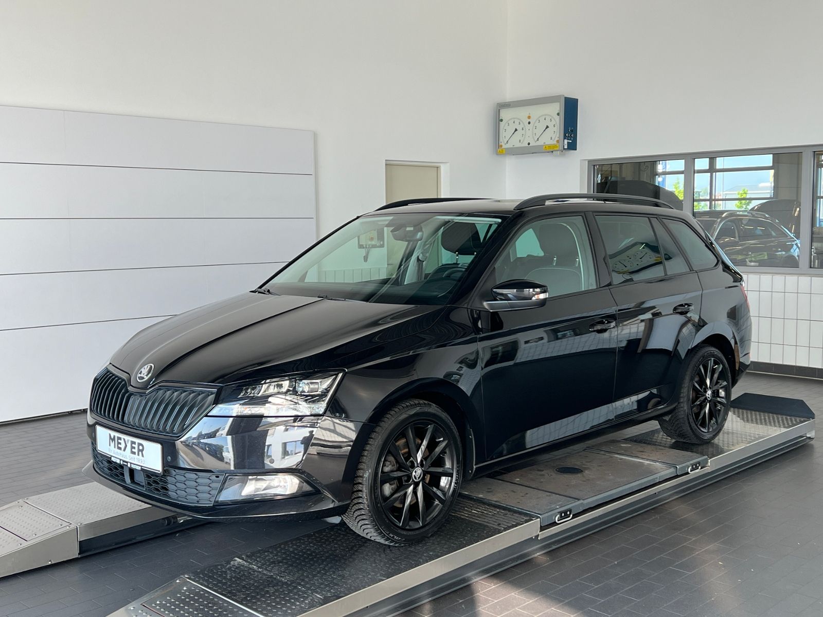Fahrzeugabbildung SKODA Fabia III Combi Ambition 1.0 TSI DSG *Klima,Sitz