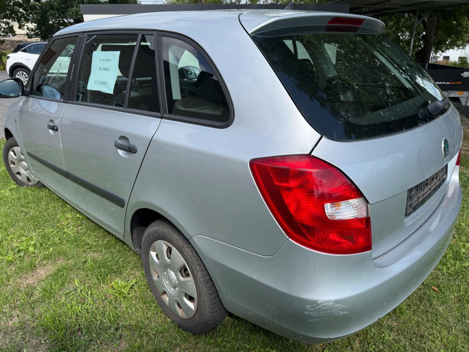 Skoda Fabia 2010 — rear view