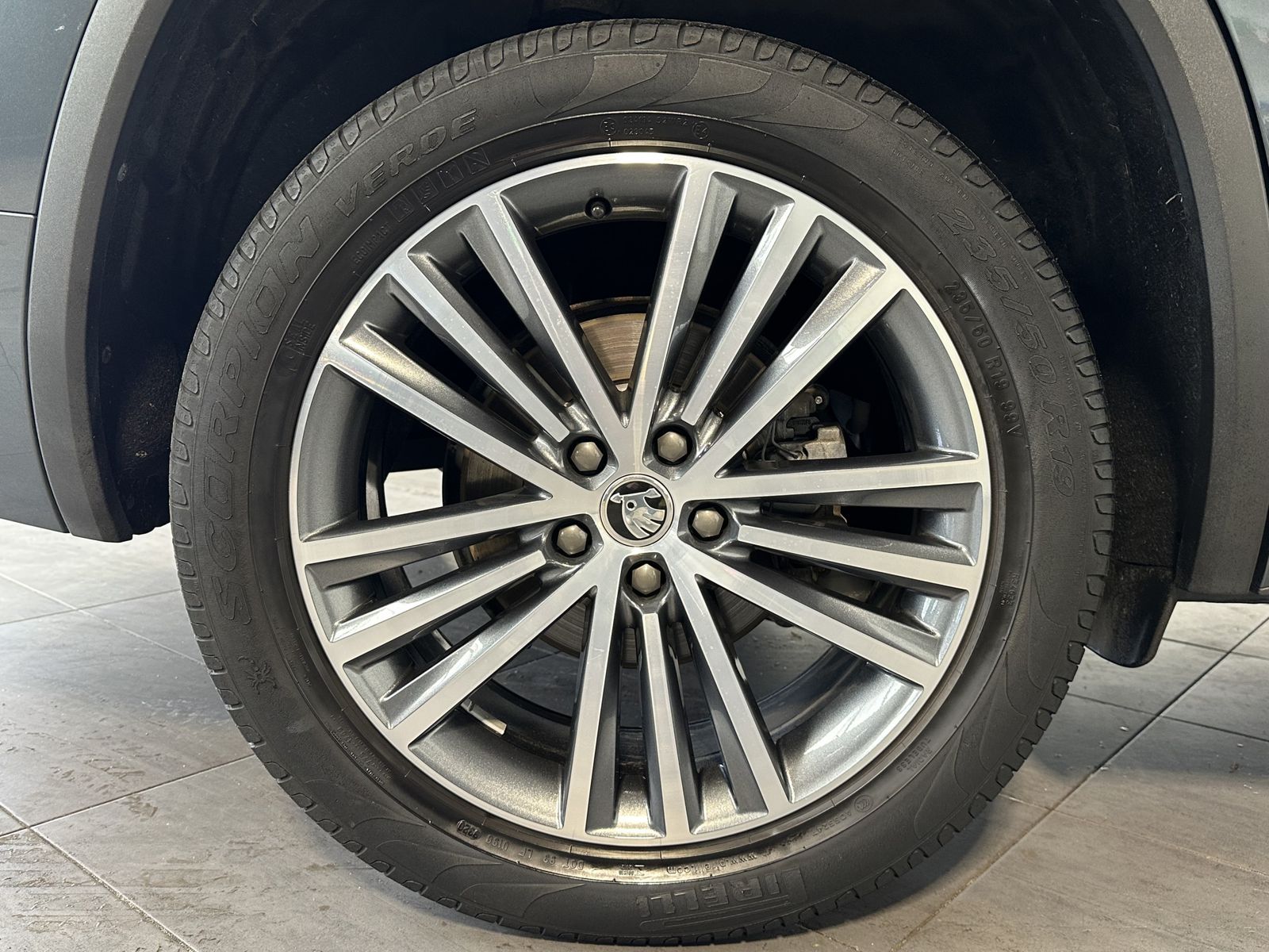 Fahrzeugabbildung SKODA Kodiaq 2.0 TDI DSG L&K 7-Sitzer NAV+LED+AHK+PANO