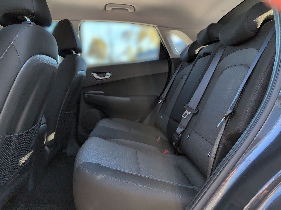 Fahrzeugabbildung Hyundai KONA EV 39kWh SELECT EFFI-P GAR-3/2031 SOH-96,7%