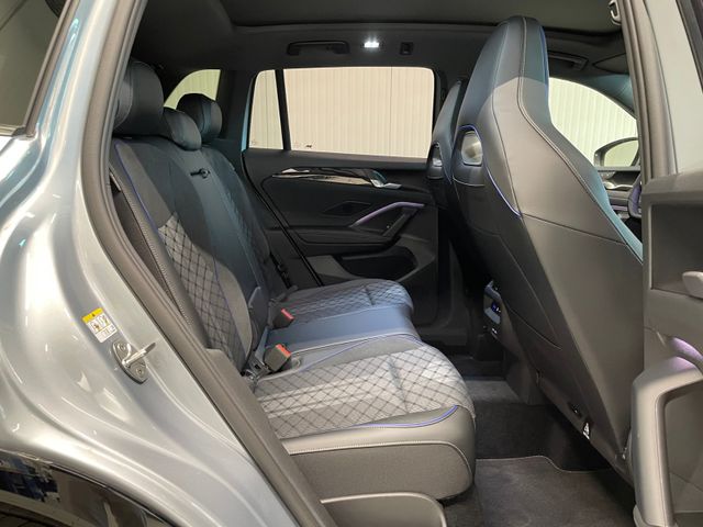 Tiguan R-Line 2.0 TDI DSG HuD PANO NAVI LED
