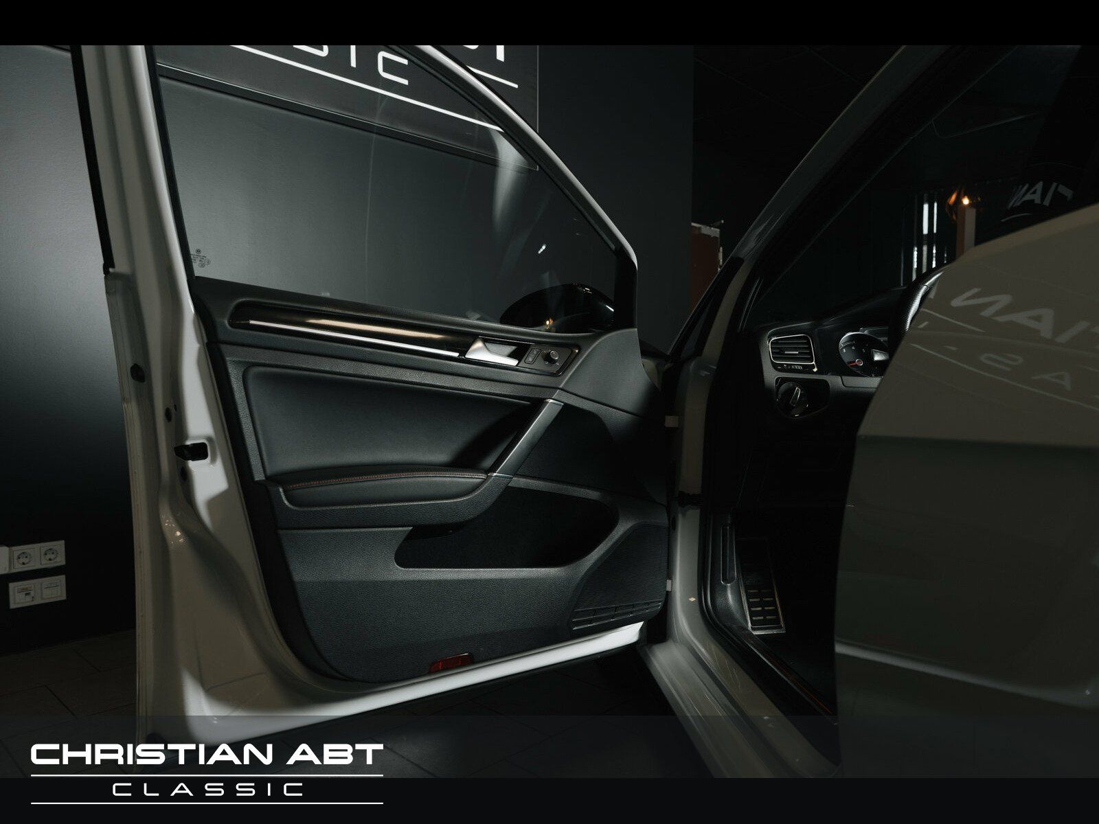 Fahrzeugabbildung Volkswagen Golf VII GTI Clubsport Pano Remus Navi Autom.