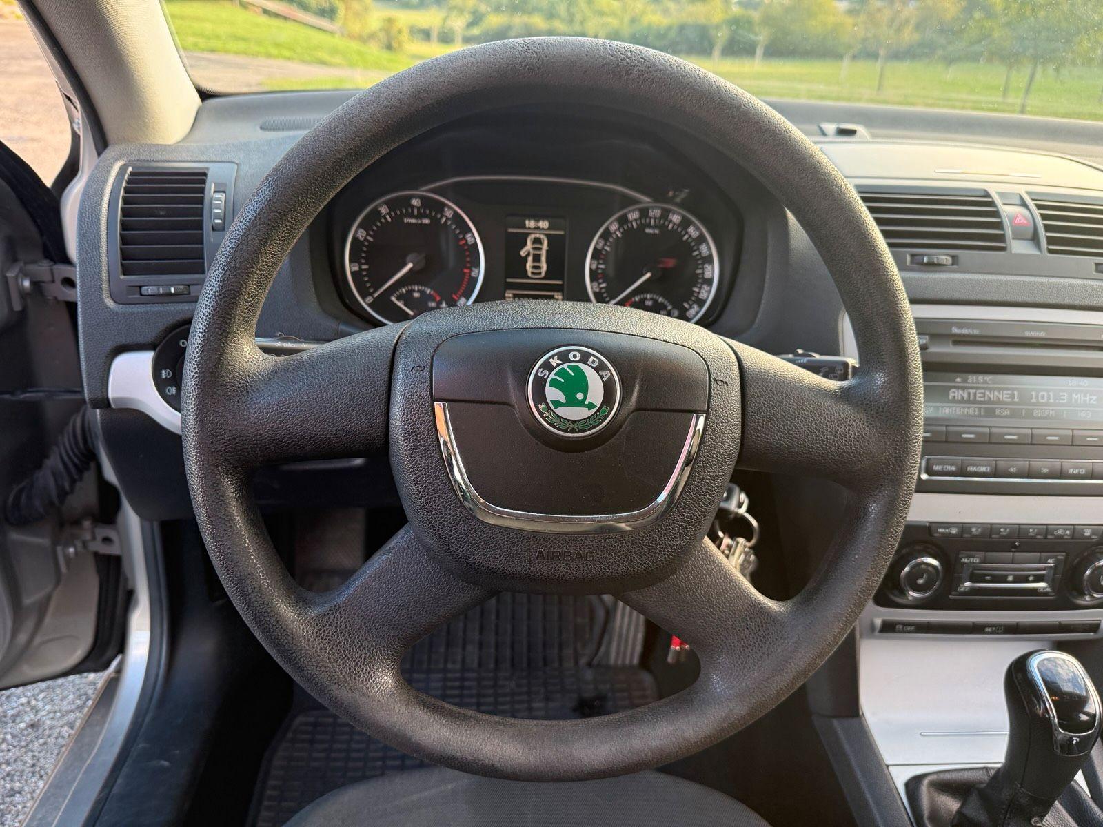 Skoda Octavia 2011 — photo 7