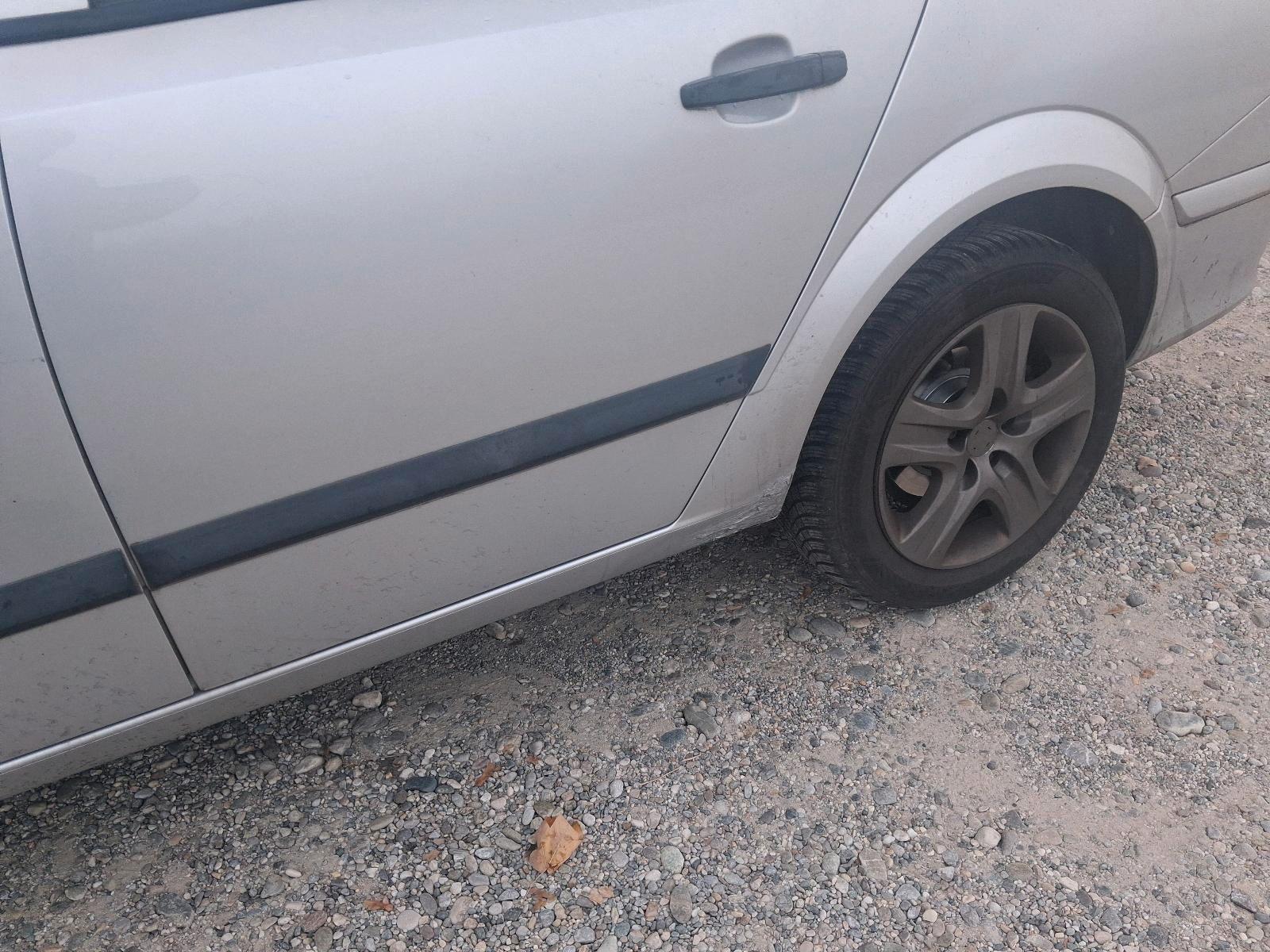 Volkswagen  2008 — rear view