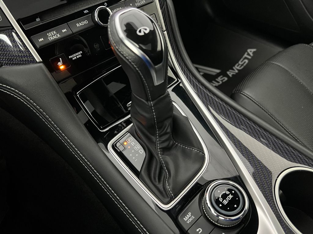 INFINITI Q60 2.0 TURBO/ 2.H/ VOLLAUSSTATTUNG/ CARBON INFINITI Q60 2.0 TURBO/ 2.H/ VOLLAUSSTATTUNG/ CARBON