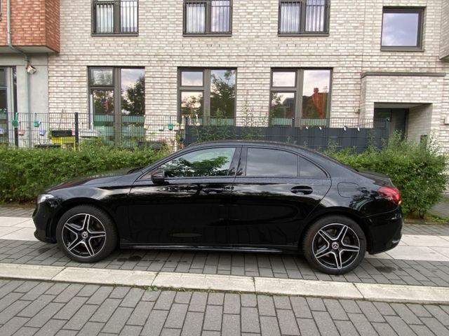 MERCEDES-BENZ Mercedes-Benz A 250 e Black Night Edition, 2021 