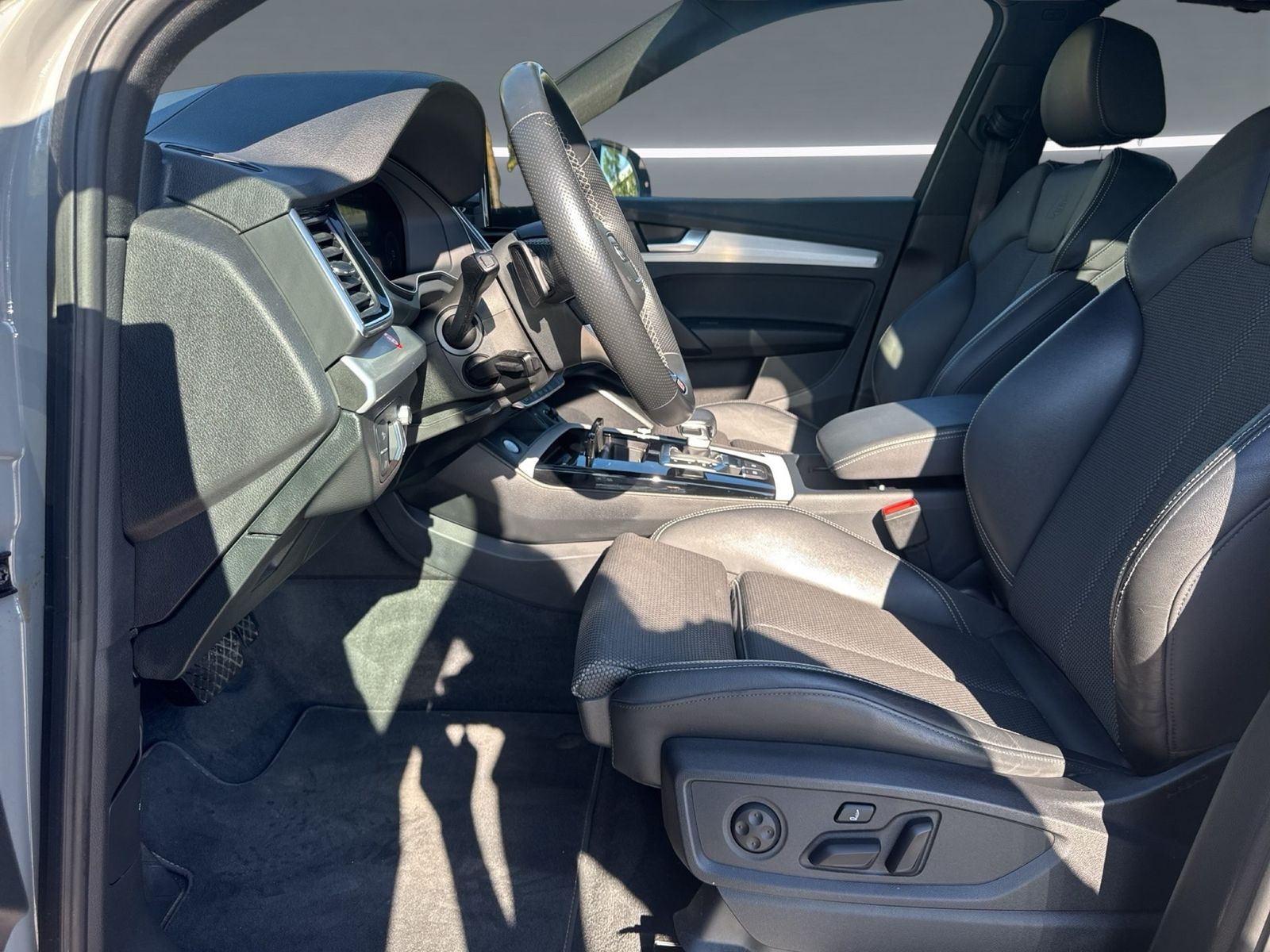 Audi Q5 50 TFSI e qu S line MATRIX AHK 360° HuD LUFT foto 15