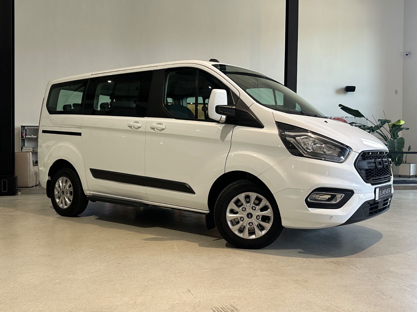 Ford Tourneo Custom Kombi 320 L1Trend 8-Sitzer Tempo foto 2