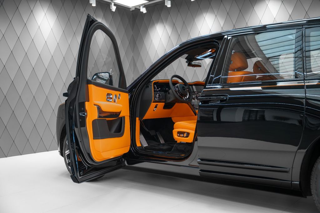 Cullinan BLACK BADGE 2026 BLACK/ORANGE 4 SEATS - Bild 10