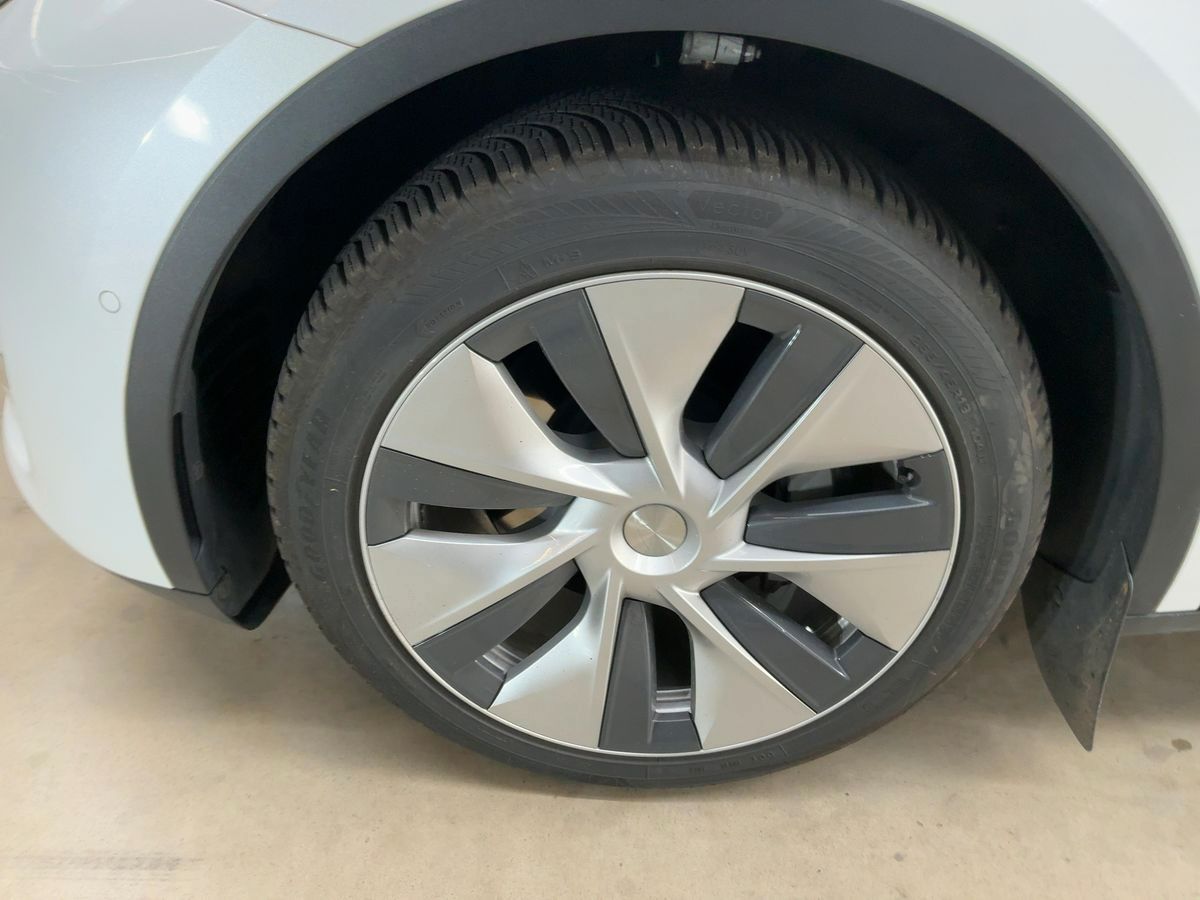 Tesla Model Y LONG RANGE Dual AWD 514PS PARKSENSOREN P foto 7