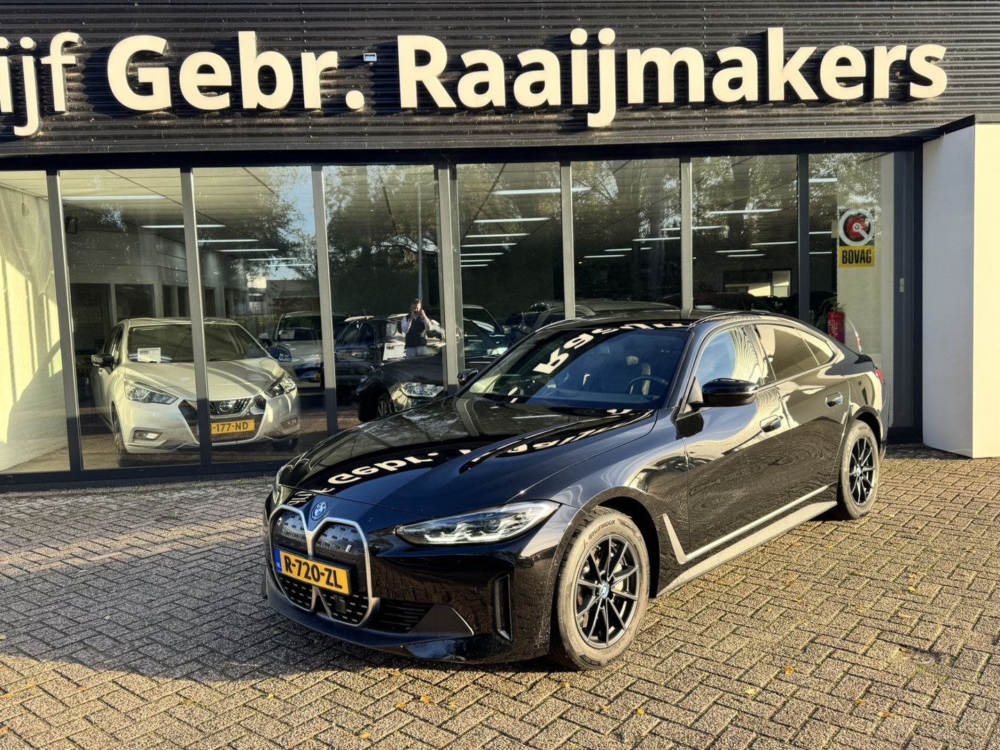 BMW i4 eDrive40 84 kWh*93%SOH*22.231 NETTO*Leder*Nav