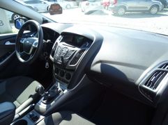 Fahrzeugabbildung Ford Focus **TÜV-NEU / SERVICE-NEU / ALLWETTERREIFEN*