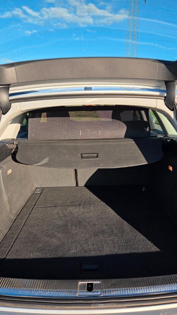 Audi A4 2011 — photo 8