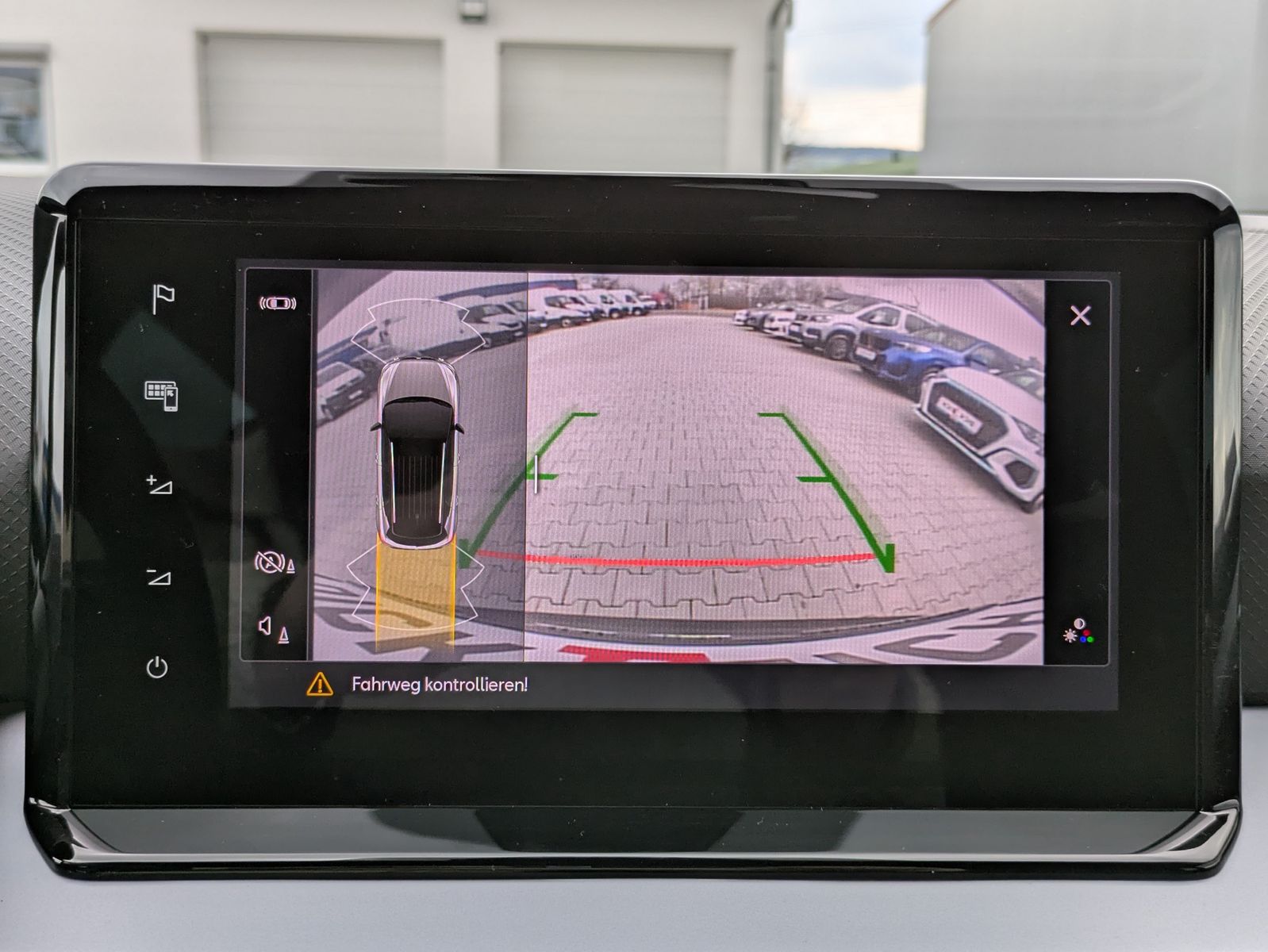 Fahrzeugabbildung SEAT Arona 1.0 TSI FR DSG AHK*ACC*LED*APP*DAB*KAMERA