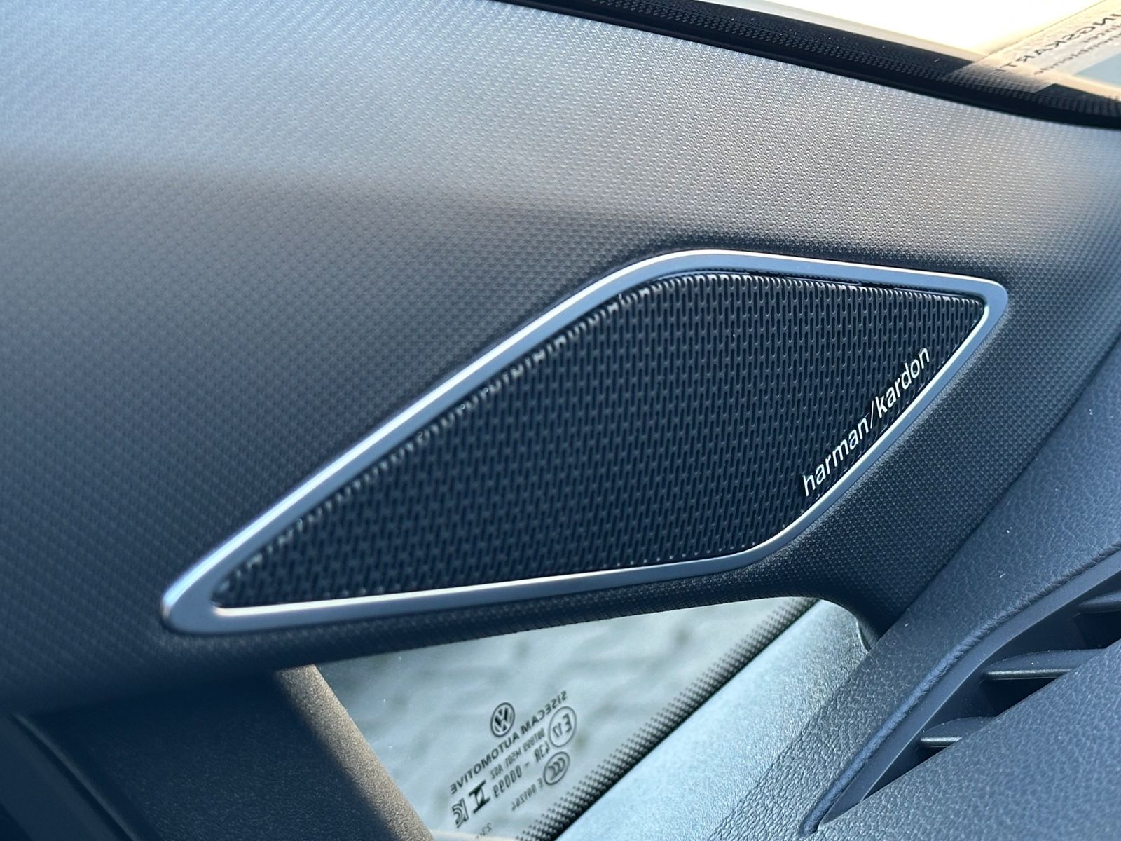 Fahrzeugabbildung Volkswagen Golf GTI 2.0 TSI DSG NAV+MATRIX+ACC+HUD+VCOCK+PP