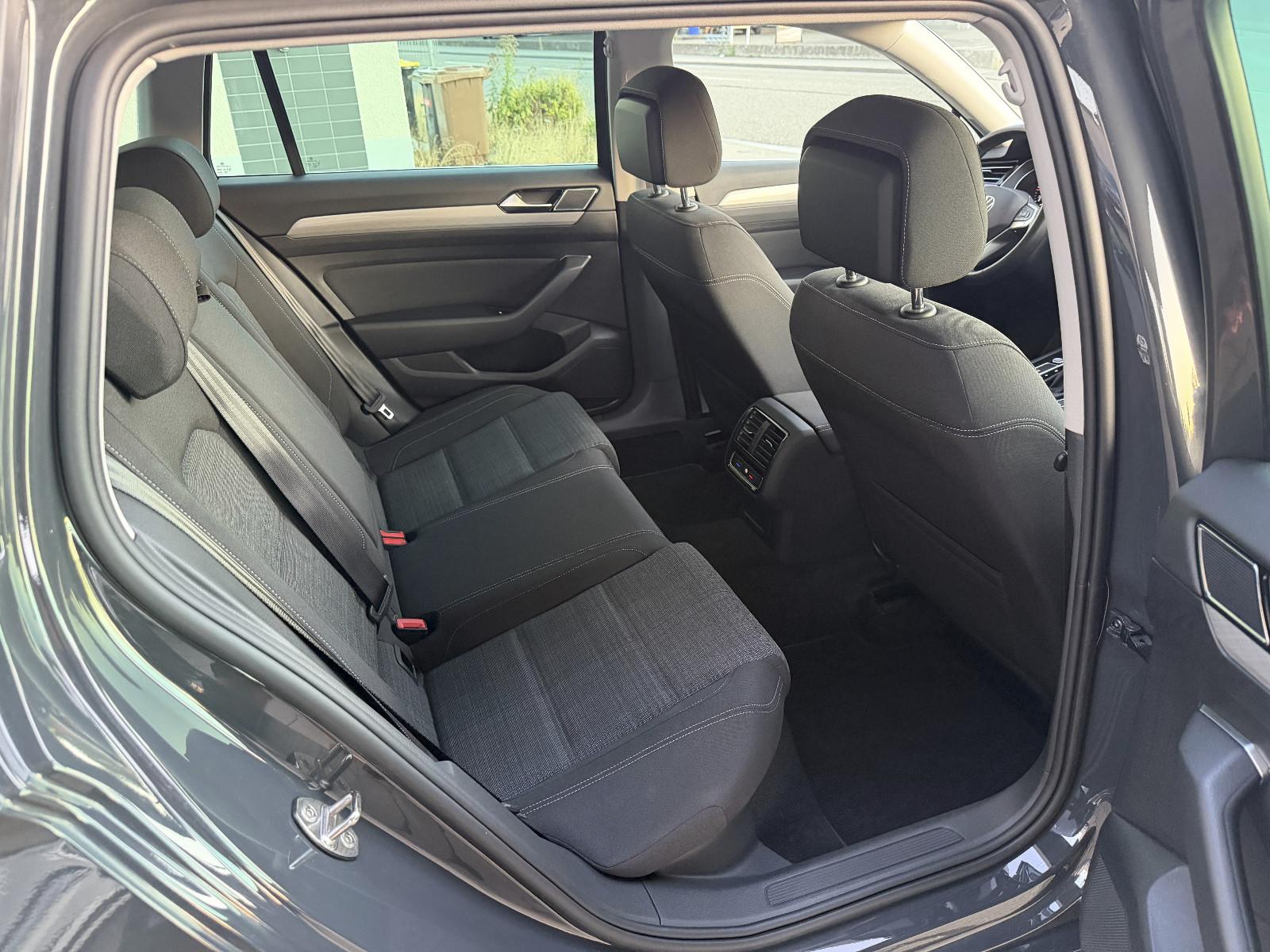 Volkswagen Passat LED Navi Massage AHK Kamera Alu, миниатюра 12