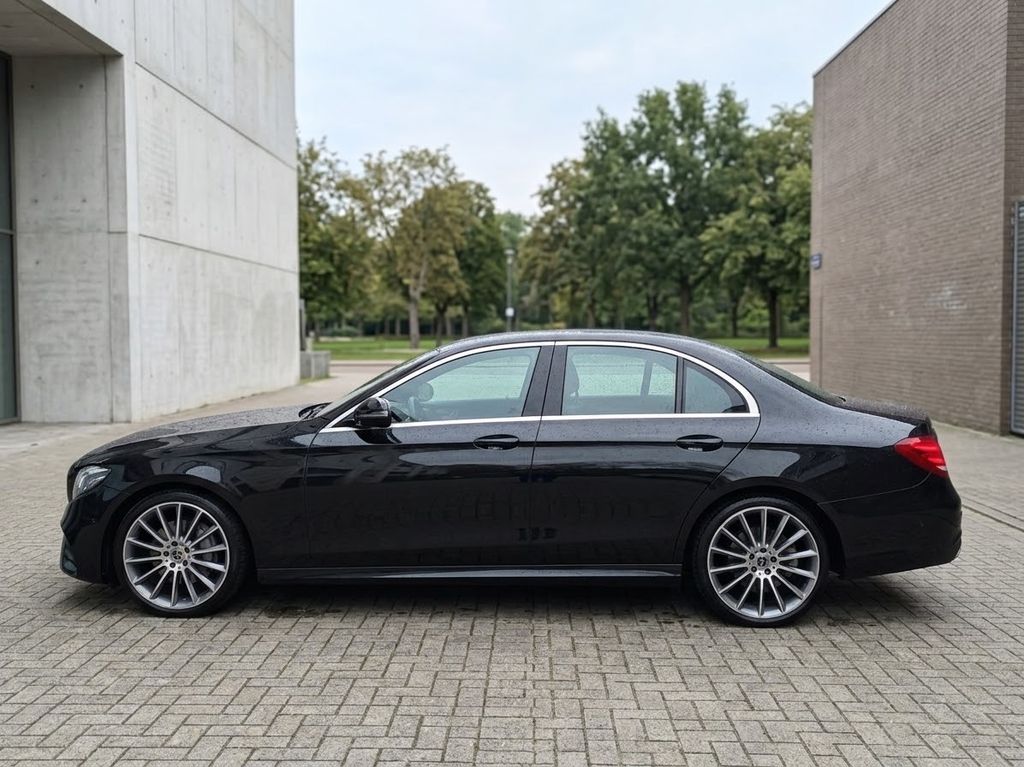Image of Mercedes-Benz E 220