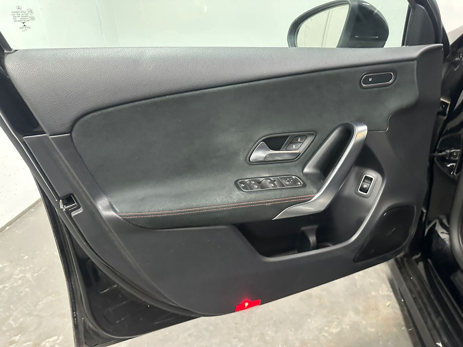 Fahrzeugabbildung Mercedes-Benz A 200 d 4MATIC DCT LImousine *AMG-LINE*KAMERA*