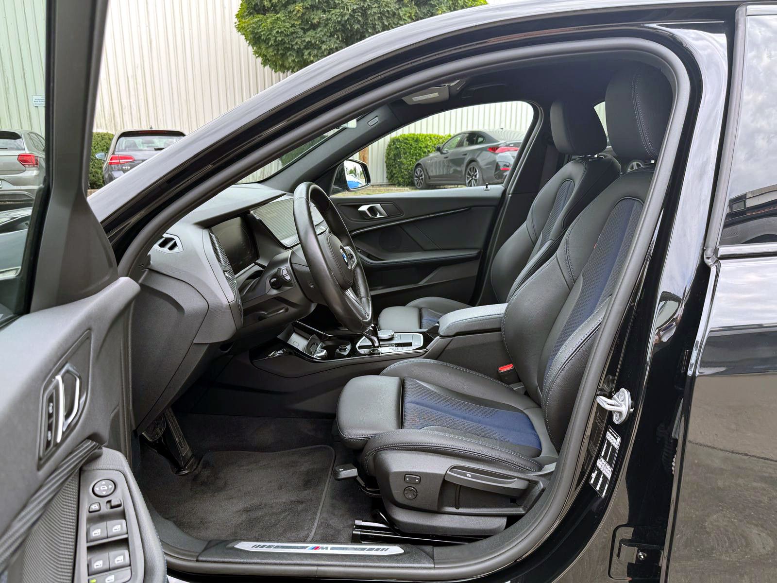Fahrzeugabbildung BMW 120i M-Sport Steptr. ACC KAM SHZ NAV LED CarPlay