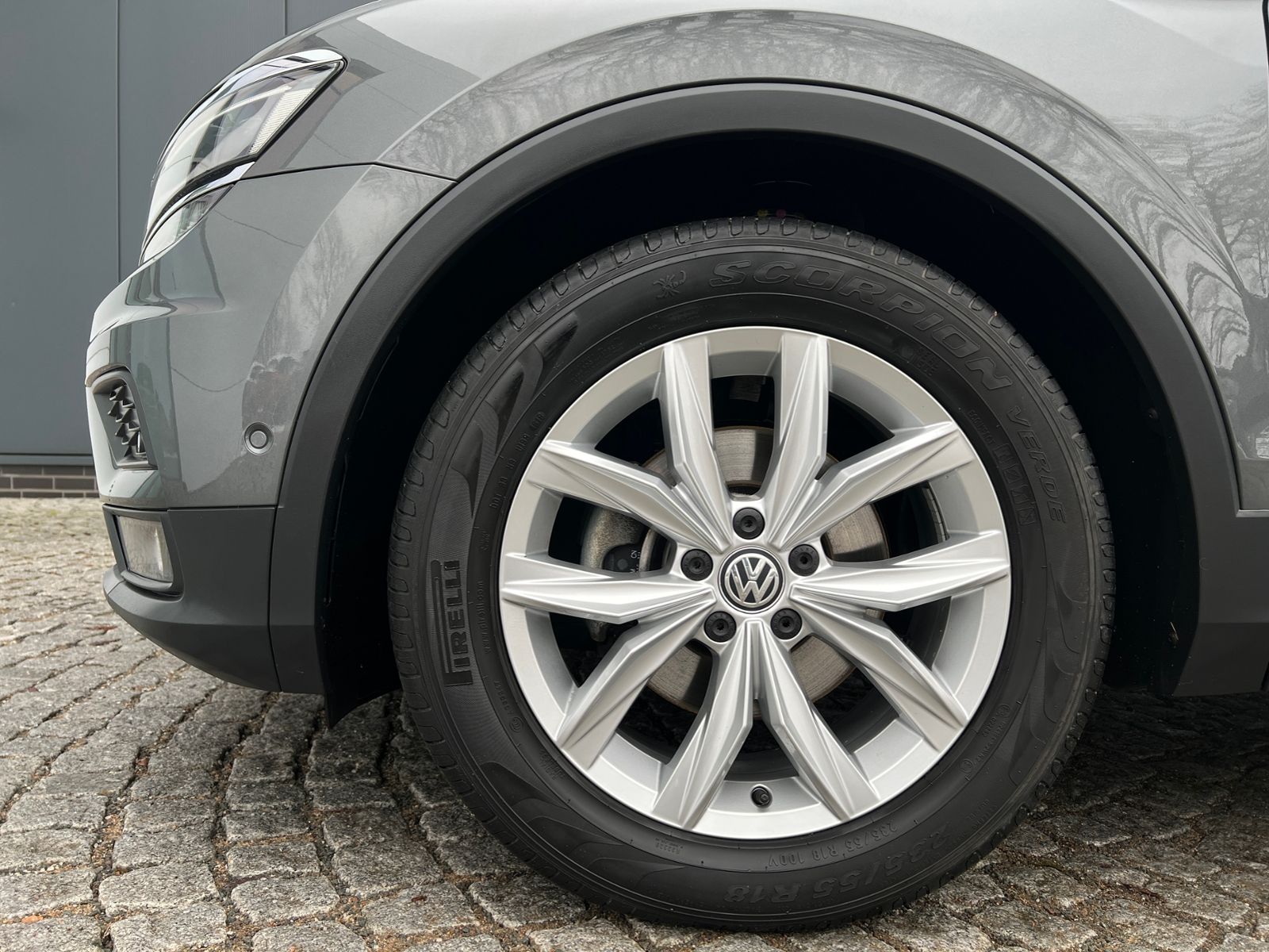 Fahrzeugabbildung Volkswagen Tiguan Comfortline 1.4 TSI DSG *LED, ergoActive,