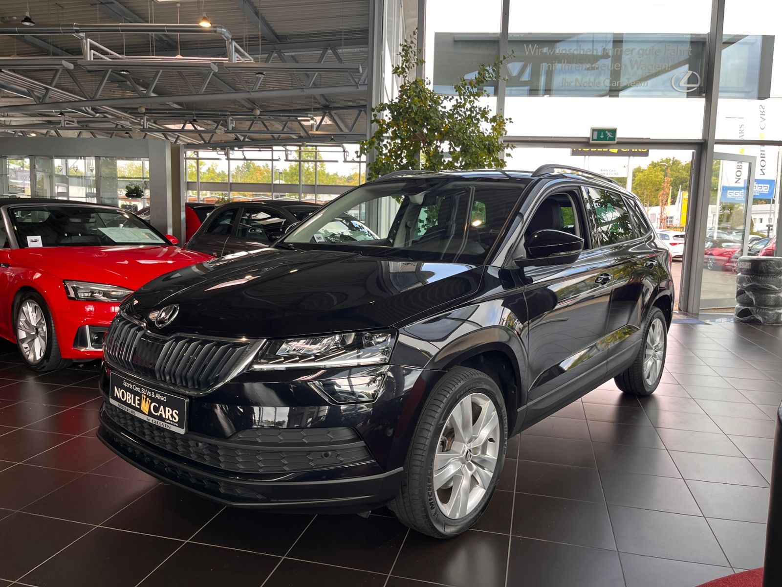 Fahrzeugabbildung SKODA KAROQ Style AHK ACC LED NAV LEDER 18"