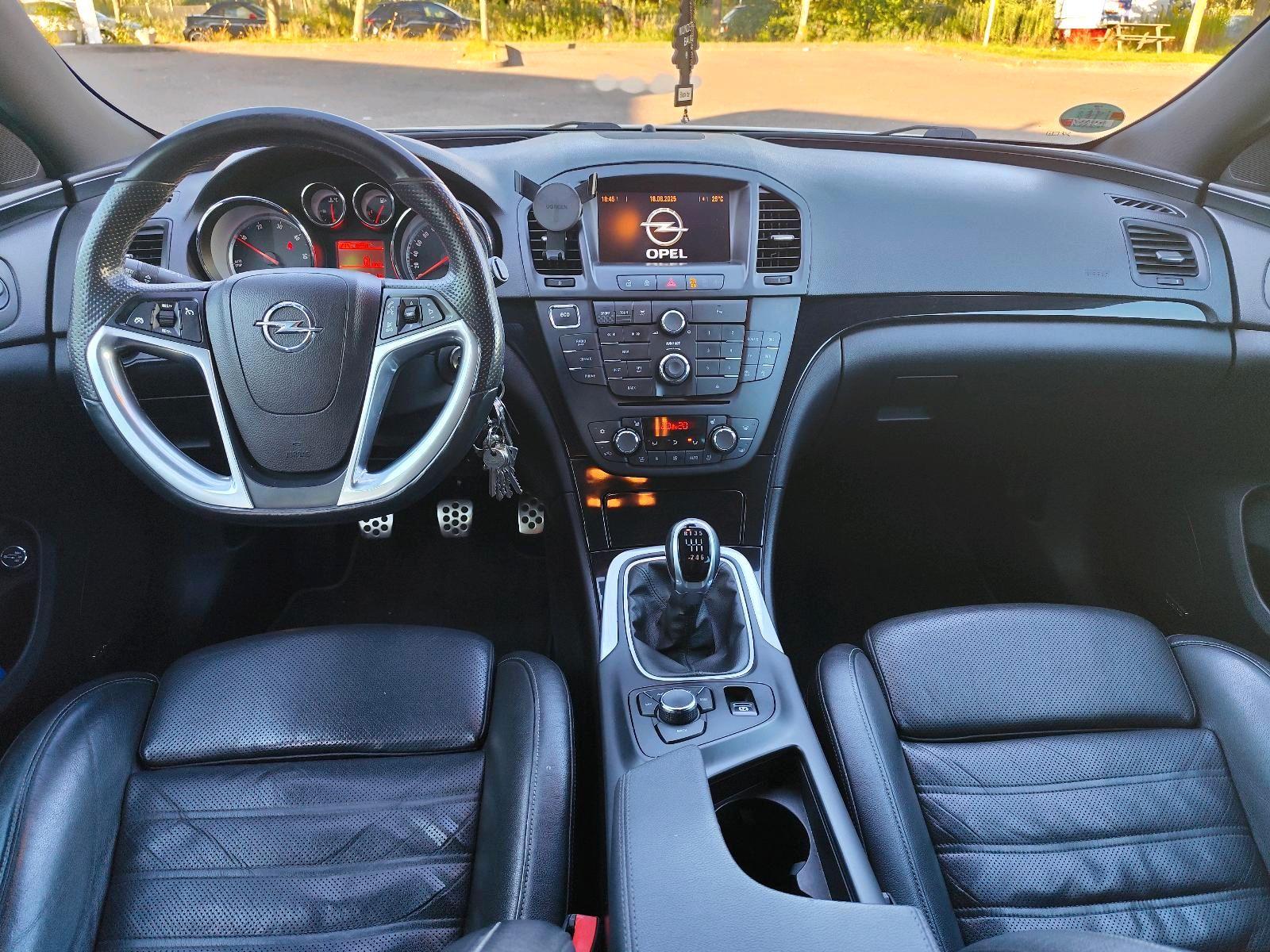 Opel Insignia 2012 — photo 13