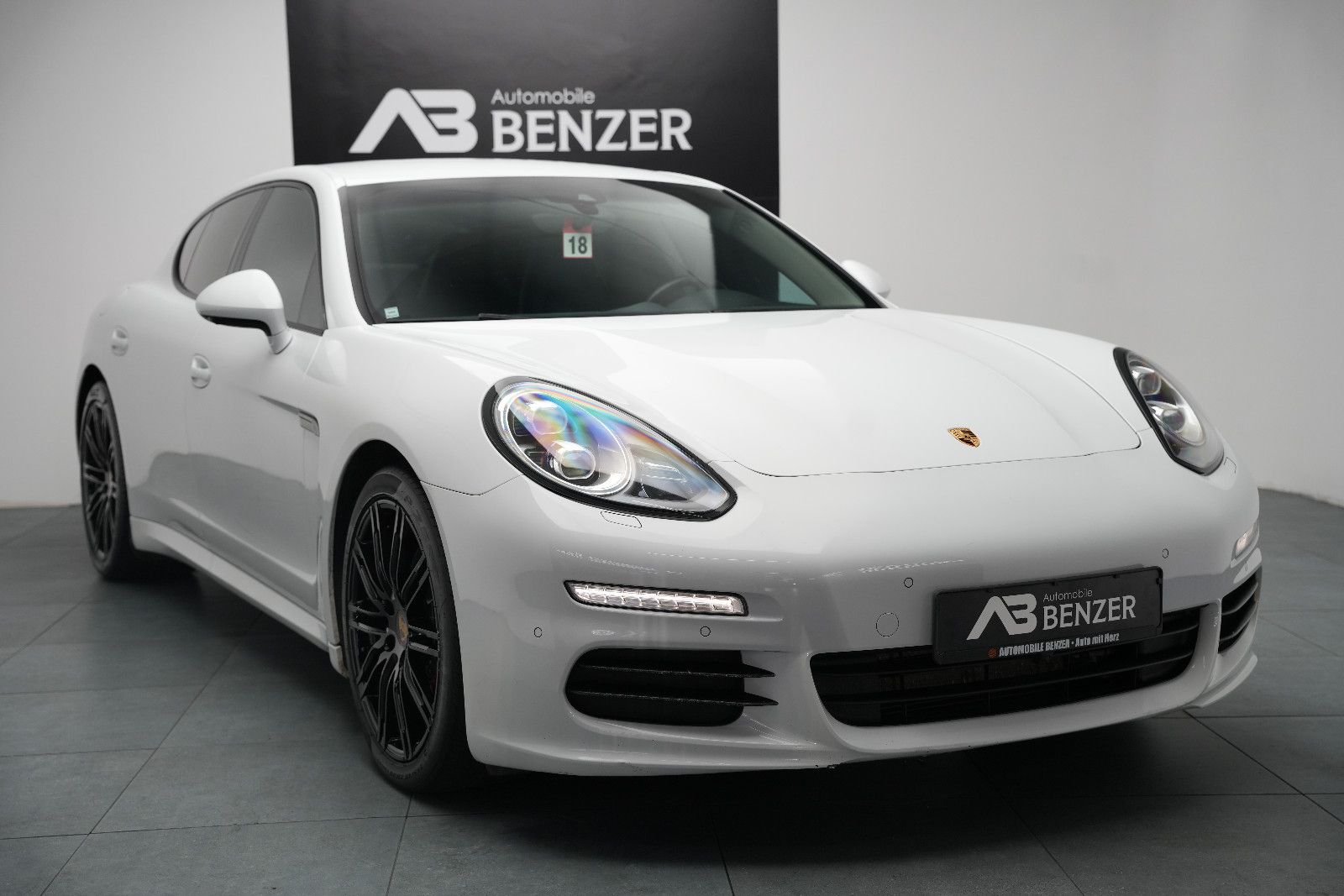 Porsche Panamera 4