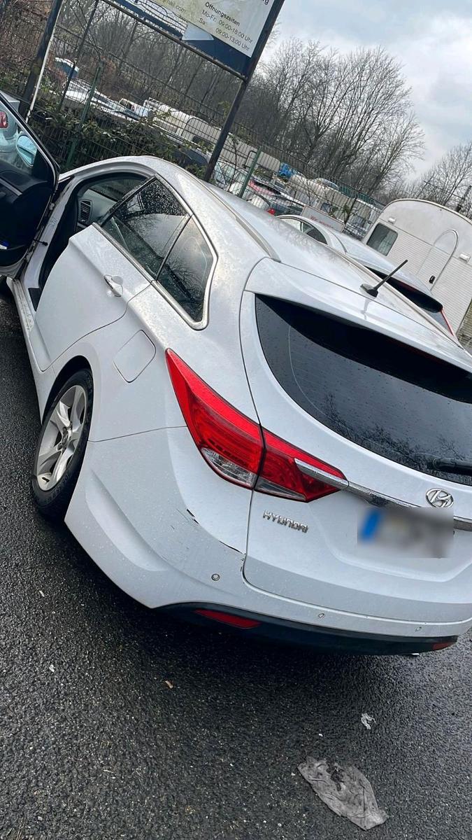 Hyundai i40 2013 — interior