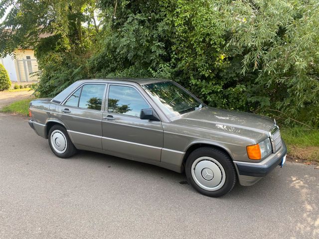 Mercedes-Benz 190er Mercedes W201 - 2. Hand - Originalzu...