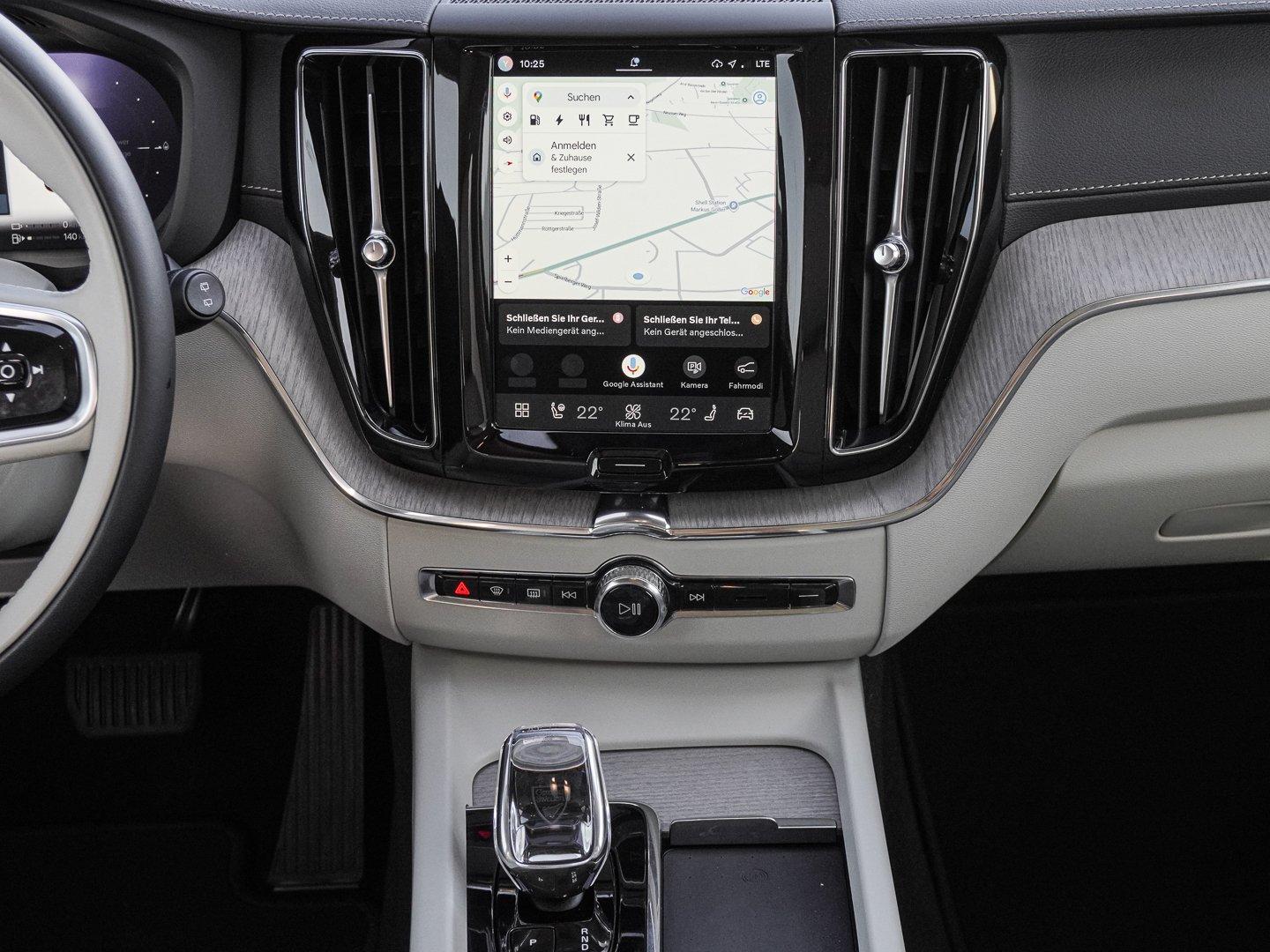 Volvo XC60 T8 AWD Ultra Bright Plug-in Hybrid MASSAGE