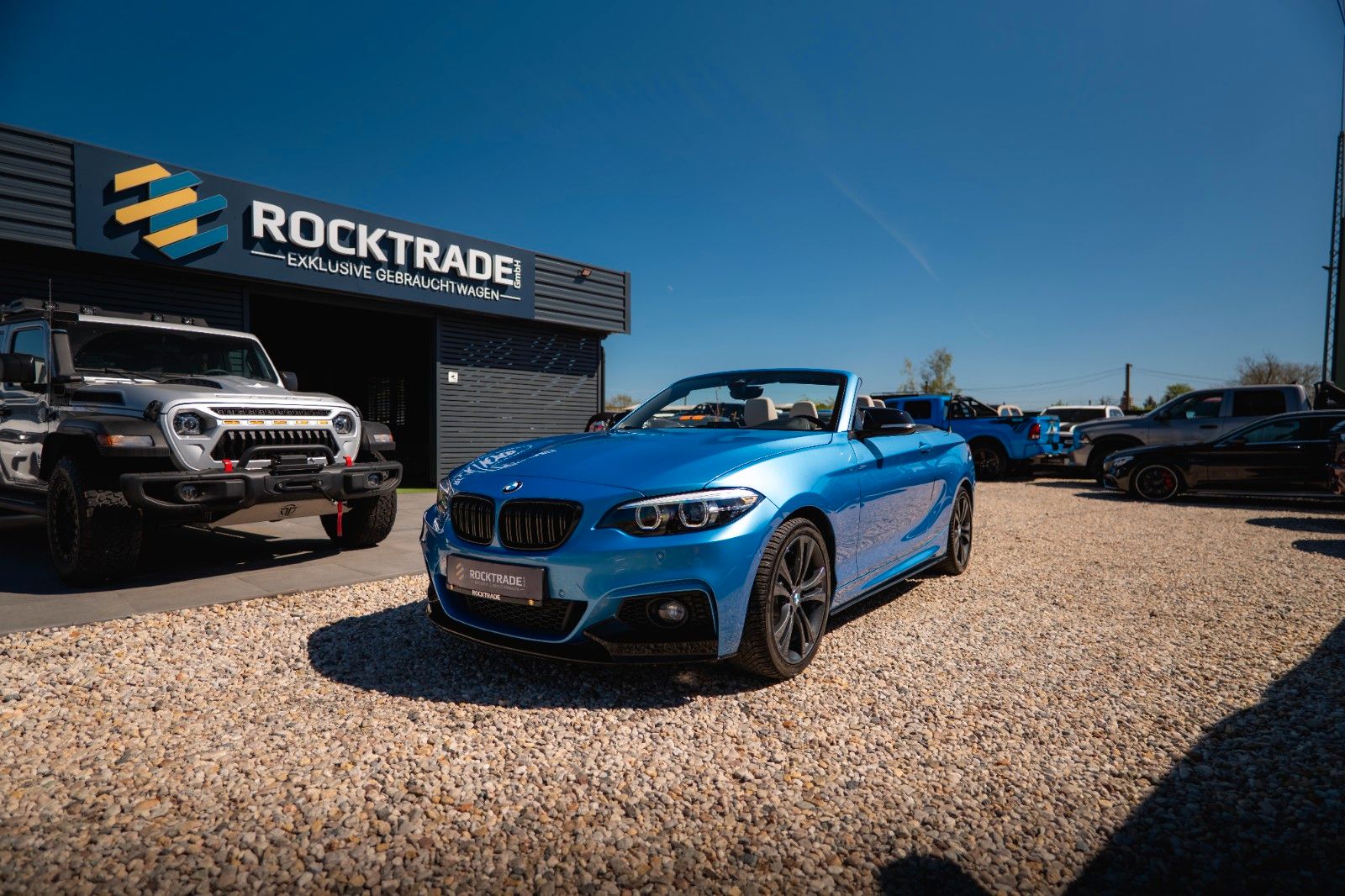 Fahrzeugabbildung BMW 230i Cabrio M-Sport Performance Shadow Line LED