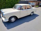 Mercedes-Benz Mercedes Benz W 110  Heckflosse  200D - Mercedes-Benz: W110 Heckflosse