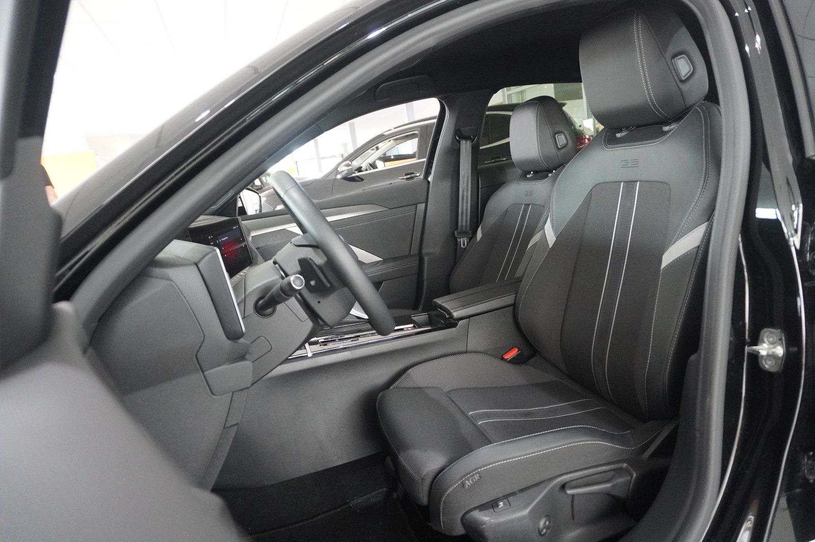 Fahrzeugabbildung Opel Astra L Lim. 1.6 HYBRID GS SPORT NAVI/LED/360°