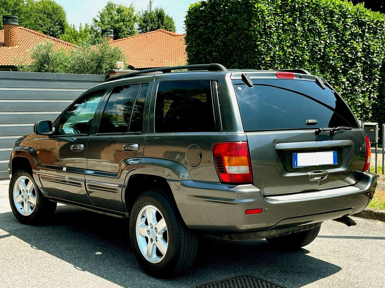 Jeep Cherokee 2004 — interior