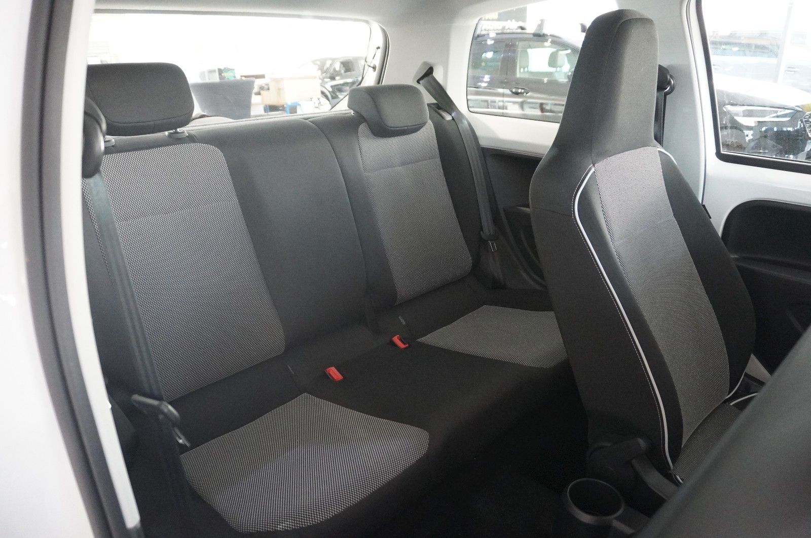 Fahrzeugabbildung SEAT Mii 1.0 MPI CHIC 3-TÜR KLIMA/PDC/USB/TEMP./AUX