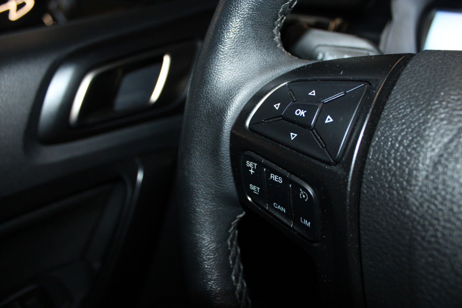 Fahrzeugabbildung Ford Ranger Automatik WOLFTRAK + AHK + Standheizung