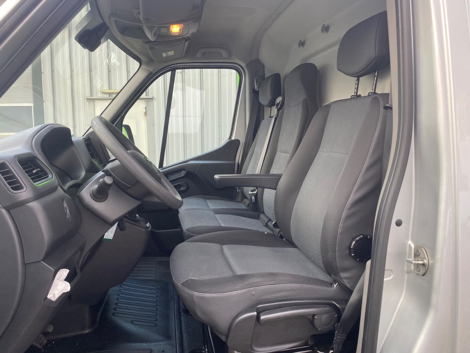 Fahrzeugabbildung Nissan NV400 Kastenwagen L4H3 3,5t COMFORT,1Hd,Navi,SHg