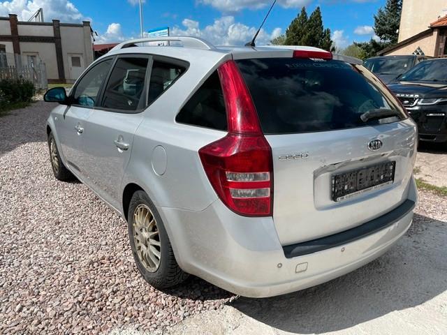 Kia cee'd 2009 — photo 5