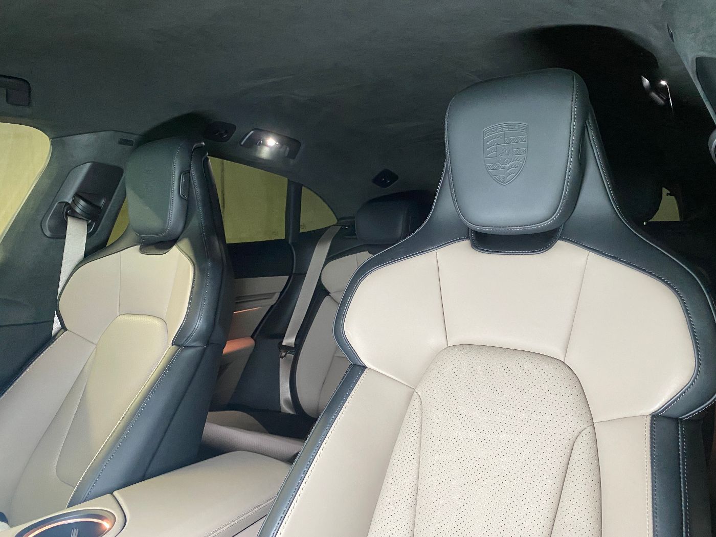 Porsche Taycan 4S Sport Turismo Black Edition foto 12